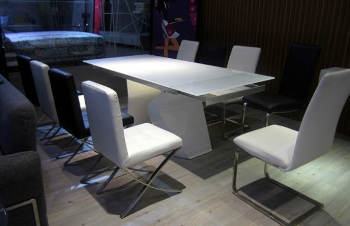 B2091/EXTENSION DINING TABLE